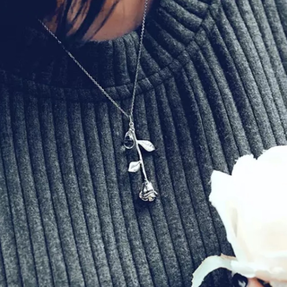 ✨🎁925 Sterling Silver Rose Necklace🎁✨ - Picture 6 of 6